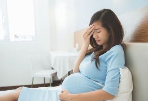 Trị huyết trắng bằng rau ngò ôm hiệu quả như thế nào? 4 lưu ý trị huyết trắng bằng rau ngò ôm